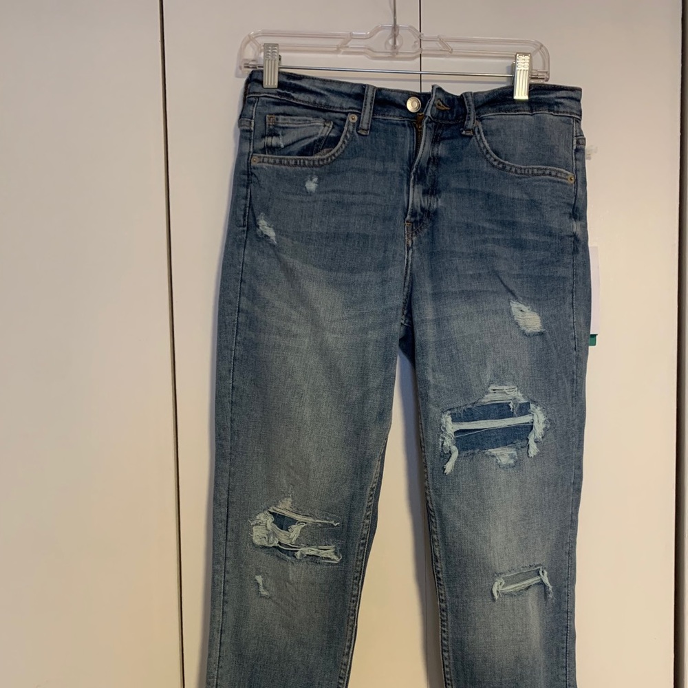 H&M Girlfriend fit destructed jeans